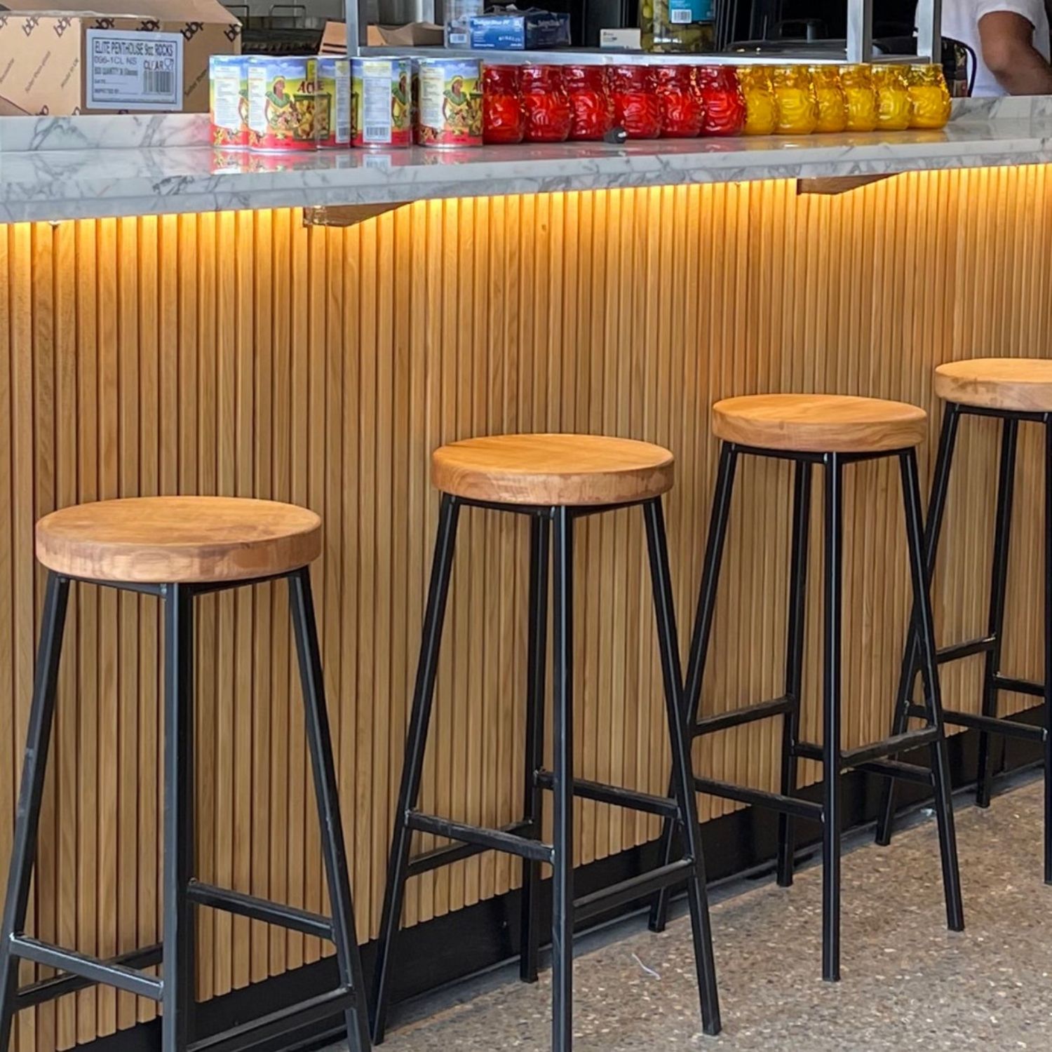 Valencia Metal Ayaklı Bar Taburesi (1)