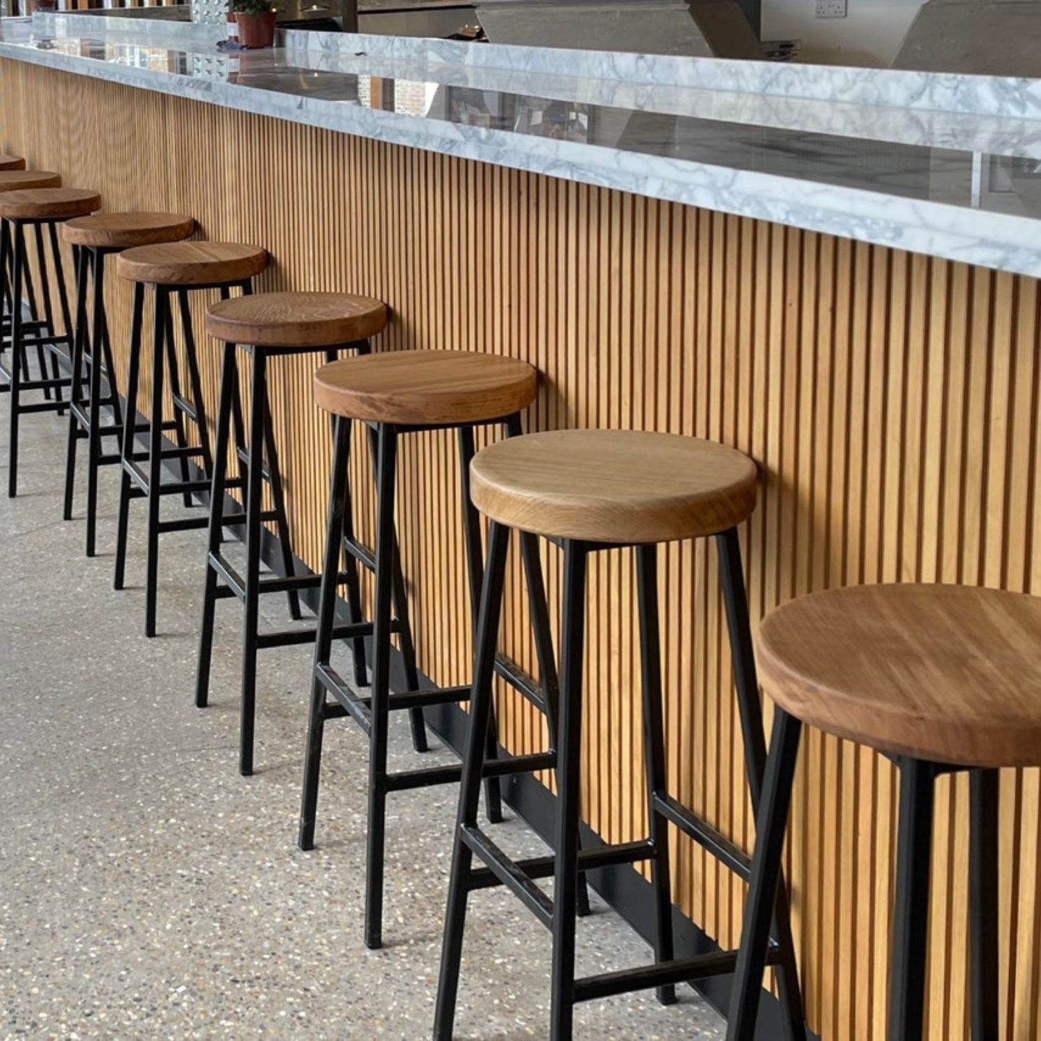 Valencia Metal Ayaklı Bar Taburesi (2)